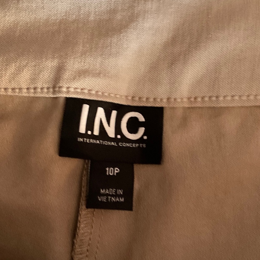 Stylish Beige  Capris for Women - Picture 3 of 4
